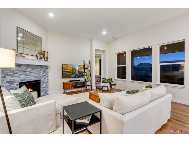 6988 Thunderview St, Timnath, CO 80547