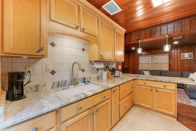 8456 W MISS MAGGIE DRIVE, Homosassa, FL 34448