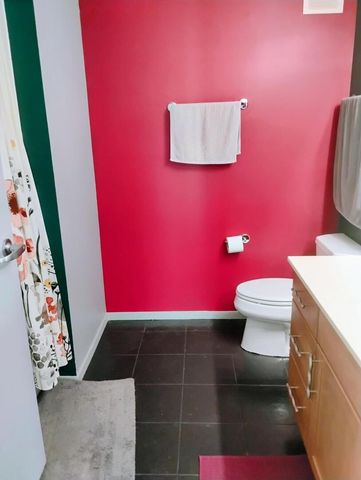 9655 Woods Drive 517, Skokie, IL 60077