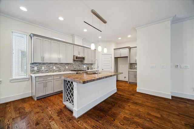 4833 Chenevert Street, Houston, TX 77004