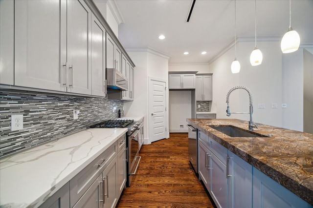 4833 Chenevert Street, Houston, TX 77004