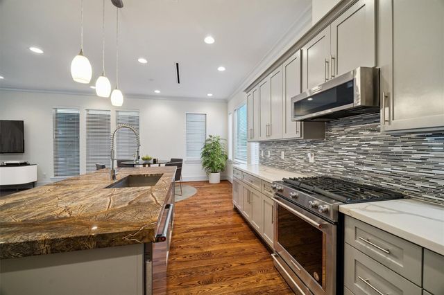 4833 Chenevert Street, Houston, TX 77004