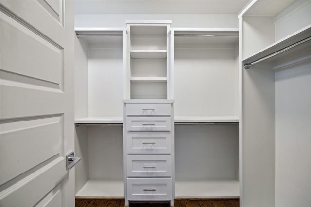 4833 Chenevert Street, Houston, TX 77004