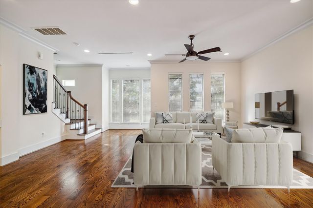 4833 Chenevert Street, Houston, TX 77004