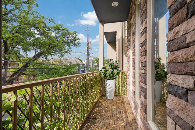 4833 Chenevert Street, Houston, TX 77004