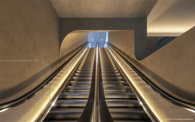 99 SW 7th St PH-3703, Miami, FL 33131