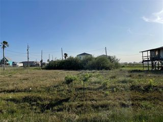 517 Olive Street, Surfside Beach, TX 77541