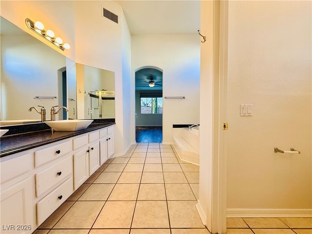 2547 Serenity Hollow Drive, Henderson, NV 89052