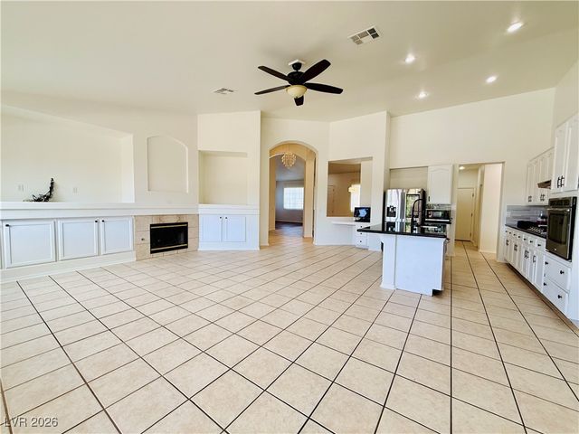 2547 Serenity Hollow Drive, Henderson, NV 89052