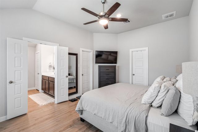 26175 Ethereal Road, La Marque, TX 77568