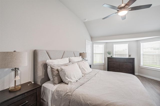 26175 Ethereal Road, La Marque, TX 77568