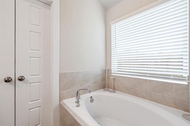 26175 Ethereal Road, La Marque, TX 77568