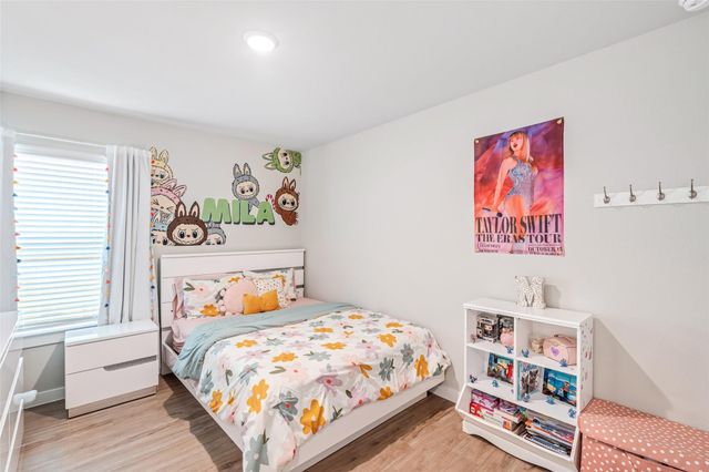 26175 Ethereal Road, La Marque, TX 77568