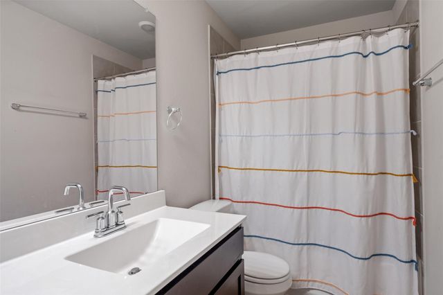 26175 Ethereal Road, La Marque, TX 77568