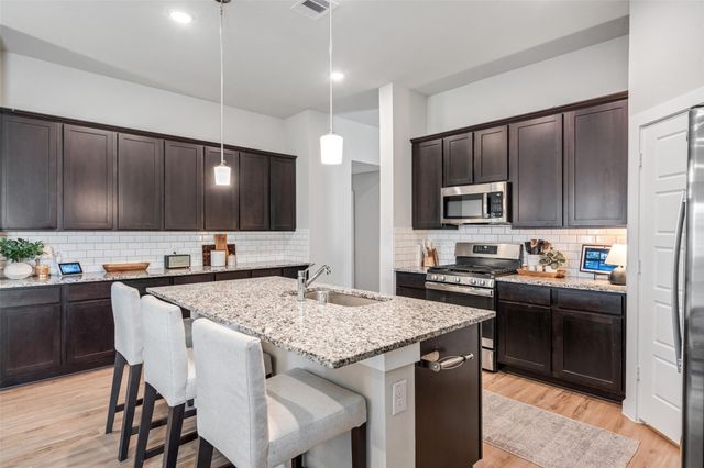 26175 Ethereal Road, La Marque, TX 77568
