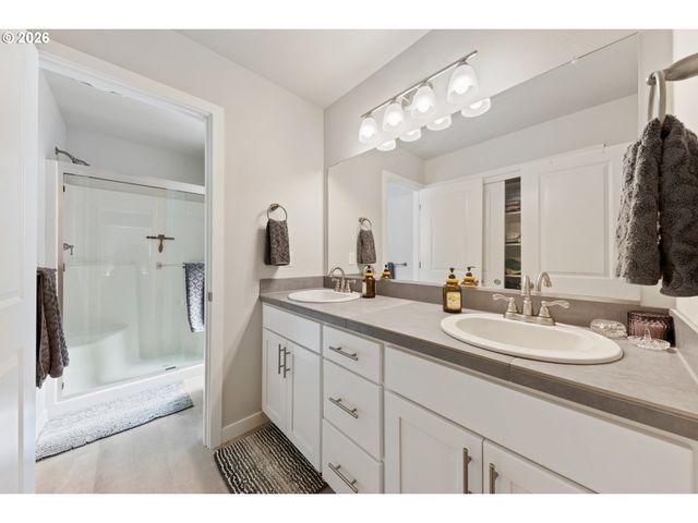 4132 E LABISH Ln, Newberg, OR 97132