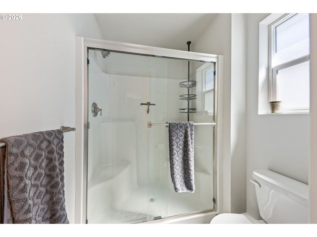 4132 E LABISH Ln, Newberg, OR 97132