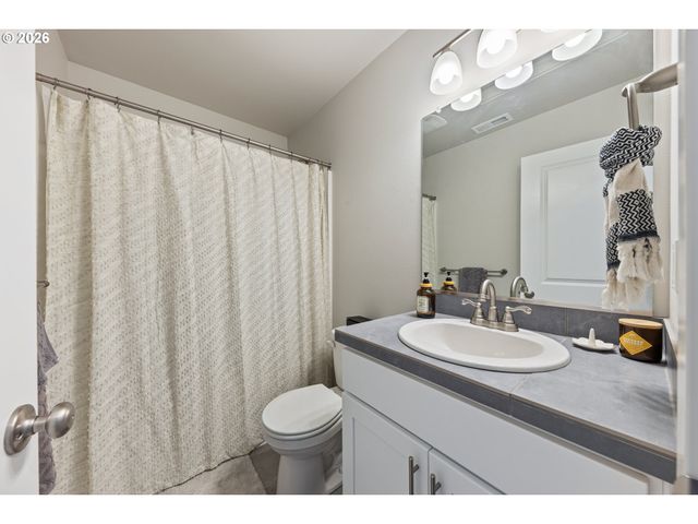4132 E LABISH Ln, Newberg, OR 97132
