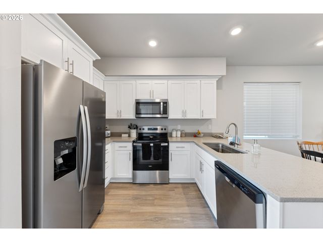 4132 E LABISH Ln, Newberg, OR 97132