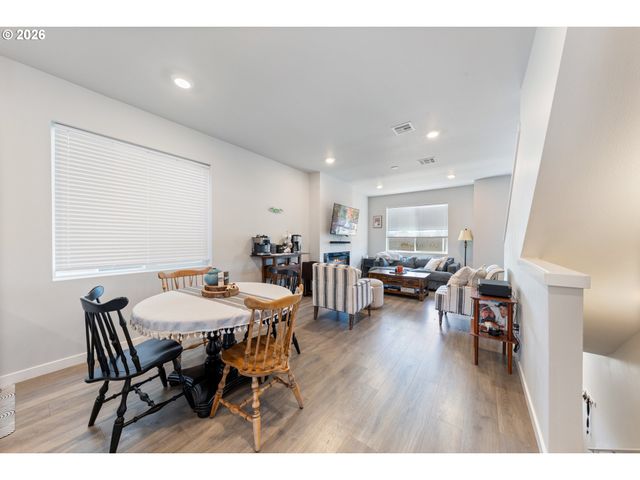 4132 E LABISH Ln, Newberg, OR 97132