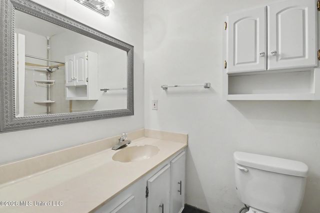 2821 Lawnwood Drive, Ocean Springs, MS 39564