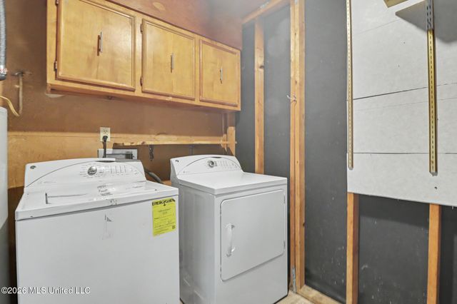2821 Lawnwood Drive, Ocean Springs, MS 39564