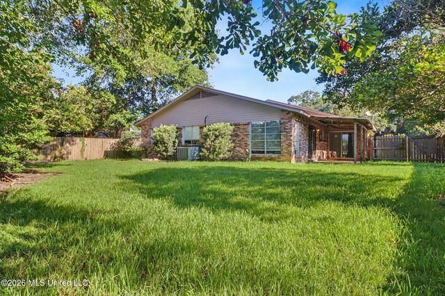 2821 Lawnwood Drive, Ocean Springs, MS 39564