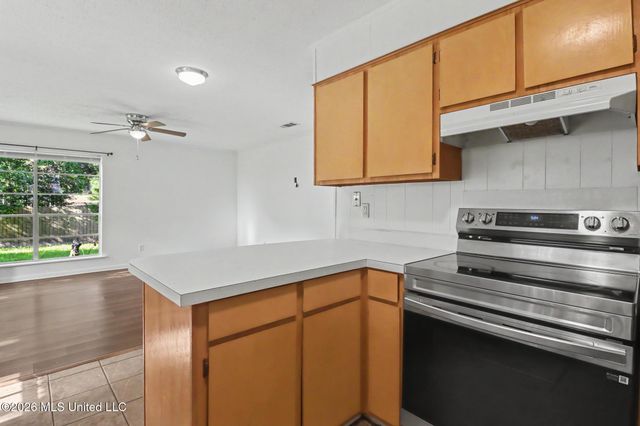 2821 Lawnwood Drive, Ocean Springs, MS 39564
