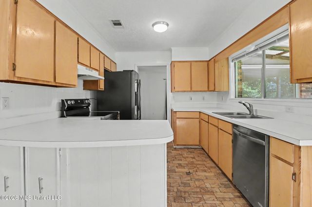 2821 Lawnwood Drive, Ocean Springs, MS 39564