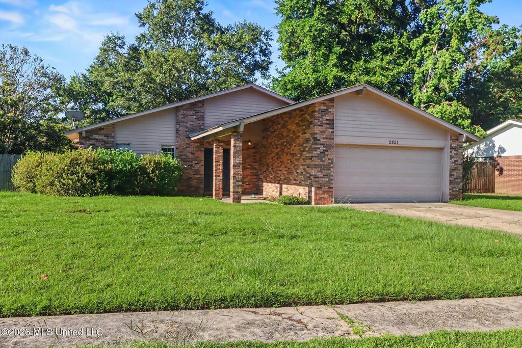 2821 Lawnwood Drive, Ocean Springs, MS 39564
