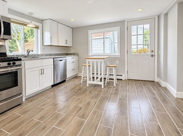 298 Onset Ave, Wareham, MA 02558