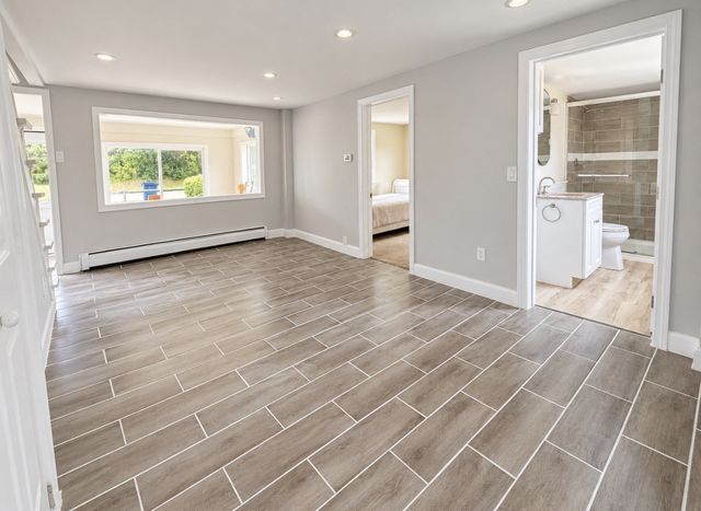 298 Onset Ave, Wareham, MA 02558