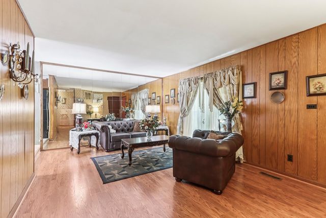 2114 Hermon Avenue, Zion, IL 60099