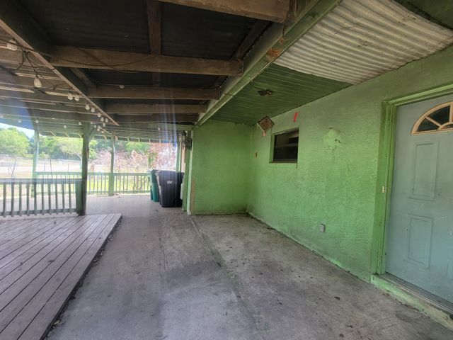 3311 NW 24th Avenue, Okeechobee, FL 34972