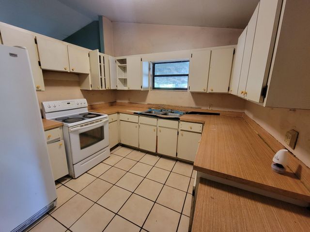 3311 NW 24th Avenue, Okeechobee, FL 34972