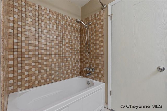 1458 TRENT CT, Cheyenne, WY 82009