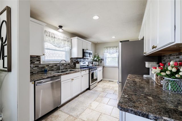 19 Earl Drive, Chili, NY 14624