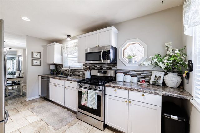 19 Earl Drive, Chili, NY 14624