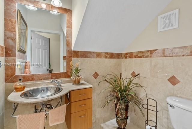 15763 NW 80th Ave, Miami Lakes, FL 33016
