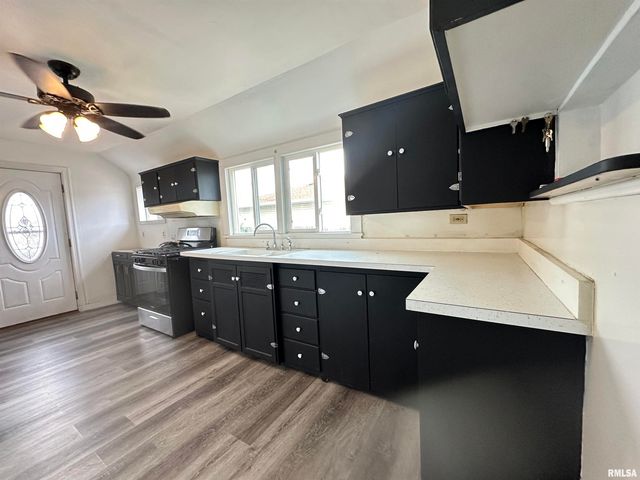 504 CATHERINE Street, Pekin, IL 61554