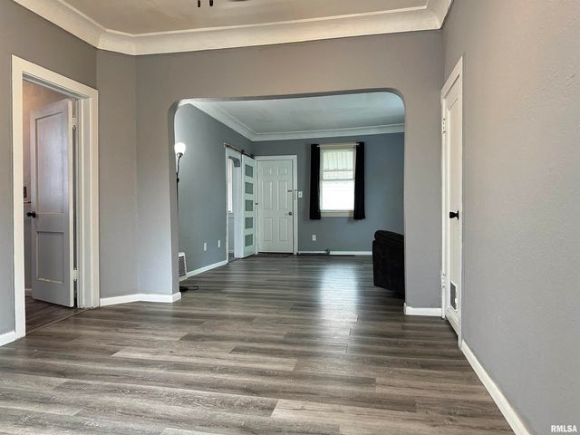 504 CATHERINE Street, Pekin, IL 61554