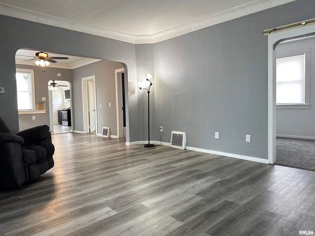 504 CATHERINE Street, Pekin, IL 61554