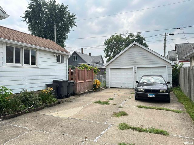 504 CATHERINE Street, Pekin, IL 61554