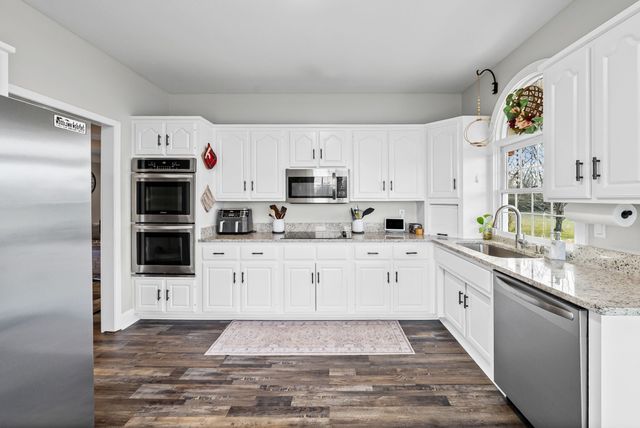 2175 Jim Taylor Rd, Woodlawn, TN 37191