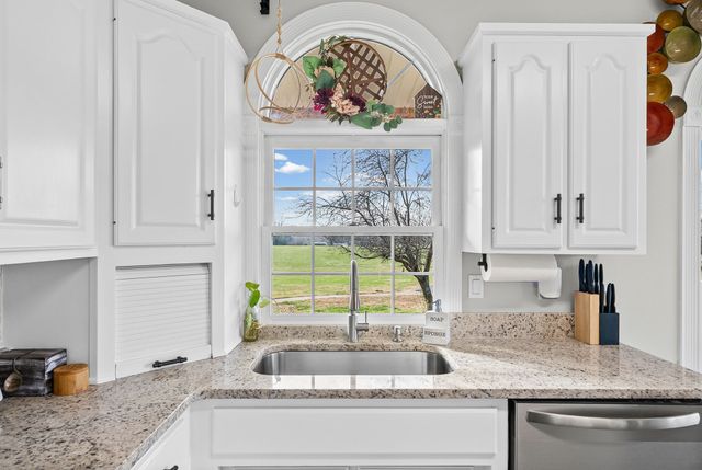 2175 Jim Taylor Rd, Woodlawn, TN 37191