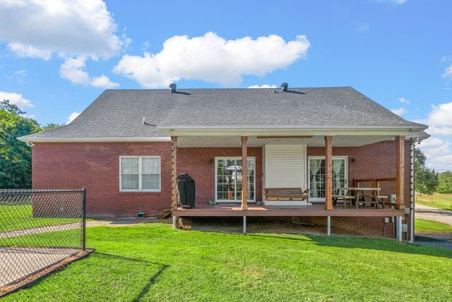 2175 Jim Taylor Rd, Woodlawn, TN 37191
