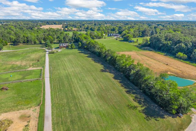 2175 Jim Taylor Rd, Woodlawn, TN 37191