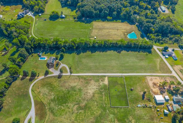 2175 Jim Taylor Rd, Woodlawn, TN 37191