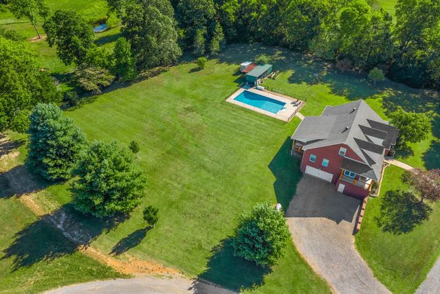 2175 Jim Taylor Rd, Woodlawn, TN 37191