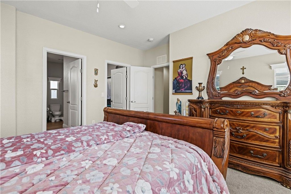 Image 18 of property listing at 21 Walnut Via, Anaheim, CA 92801